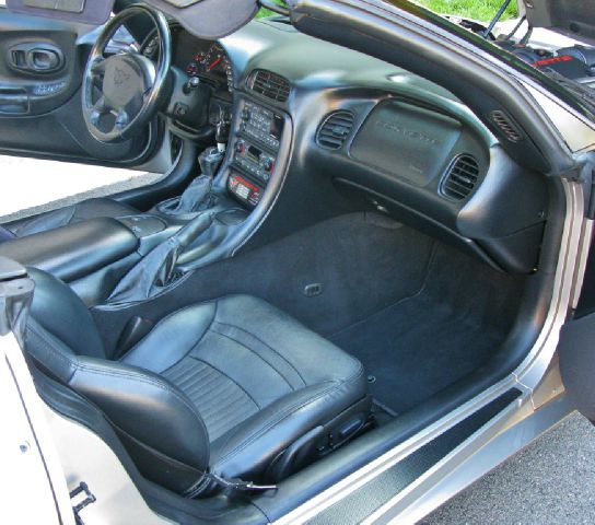 Chevrolet Corvette 2001 photo 18