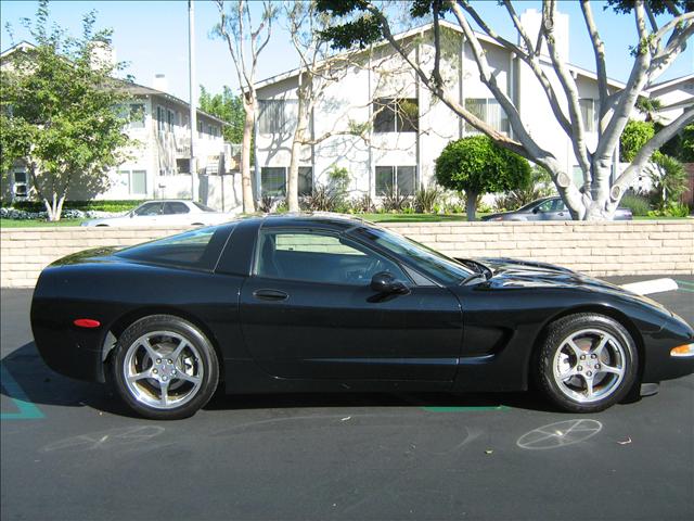 Chevrolet Corvette 2001 photo 2