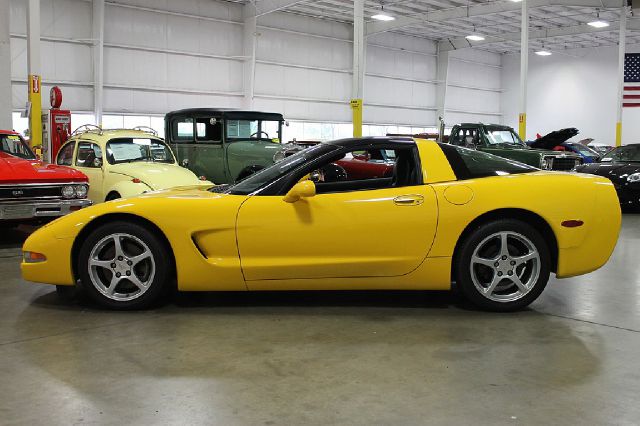 Chevrolet Corvette 2001 photo 4