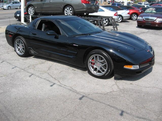 Chevrolet Corvette 2001 photo 2