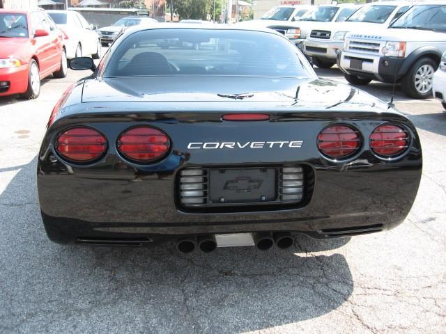 Chevrolet Corvette 2001 photo 4
