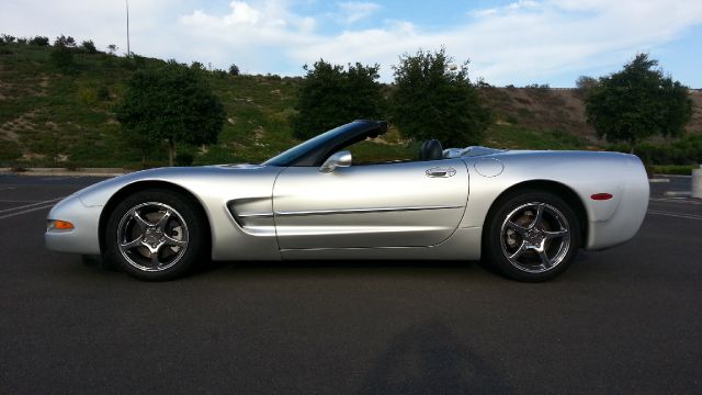 Chevrolet Corvette 2001 photo 2