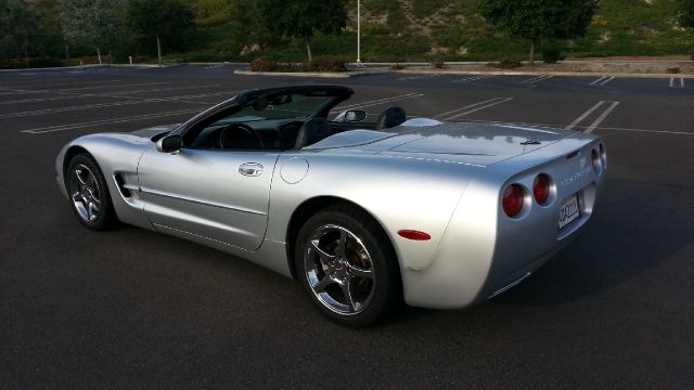 Chevrolet Corvette 2001 photo 3