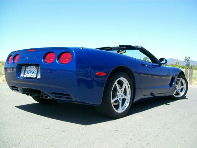 Chevrolet Corvette 2002 photo 2