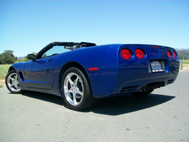 Chevrolet Corvette 2002 photo 3