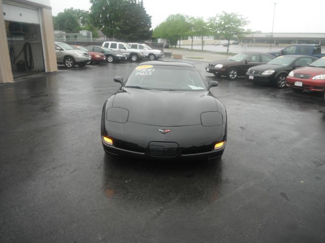Chevrolet Corvette 2002 photo 4