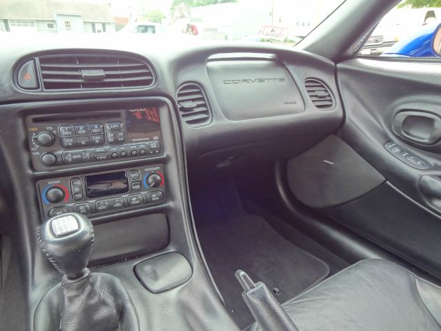 Chevrolet Corvette 2002 photo 17