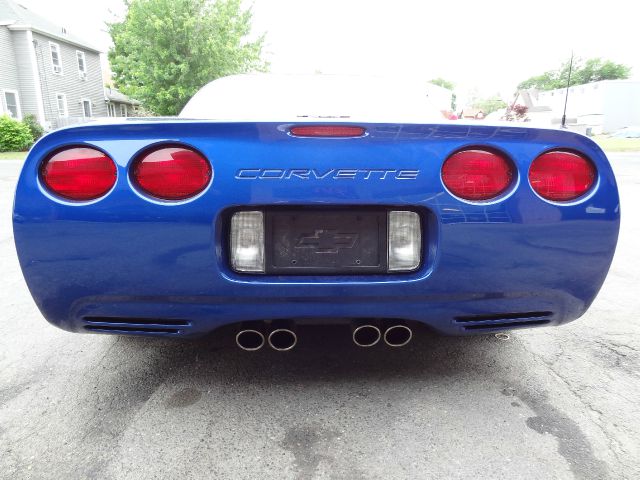 Chevrolet Corvette 2002 photo 21
