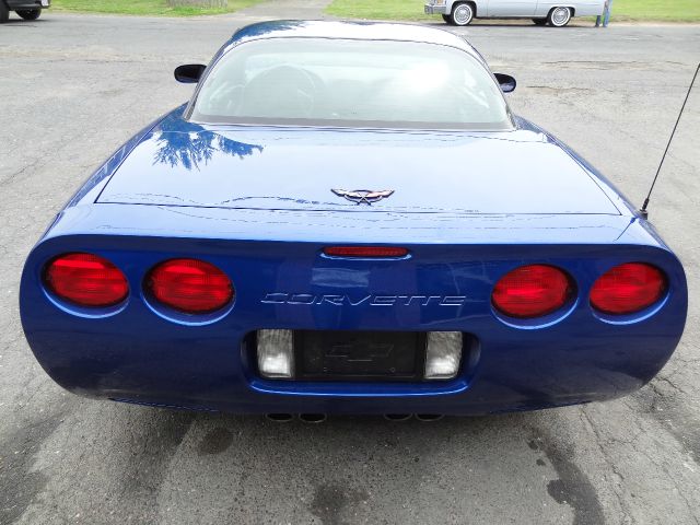 Chevrolet Corvette 2002 photo 23
