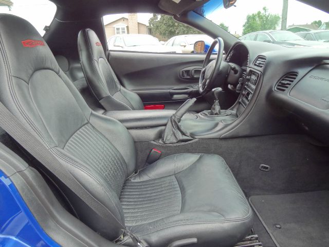 Chevrolet Corvette 2002 photo 3