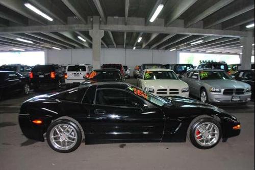 Chevrolet Corvette 2002 photo 3