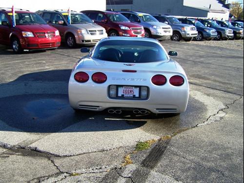 Chevrolet Corvette 2002 photo 2