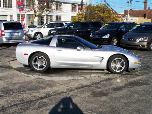 Chevrolet Corvette 2002 photo 3