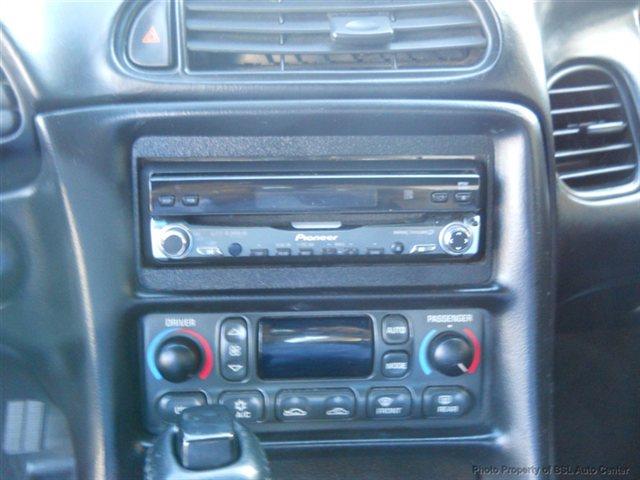 Chevrolet Corvette 2002 photo 14