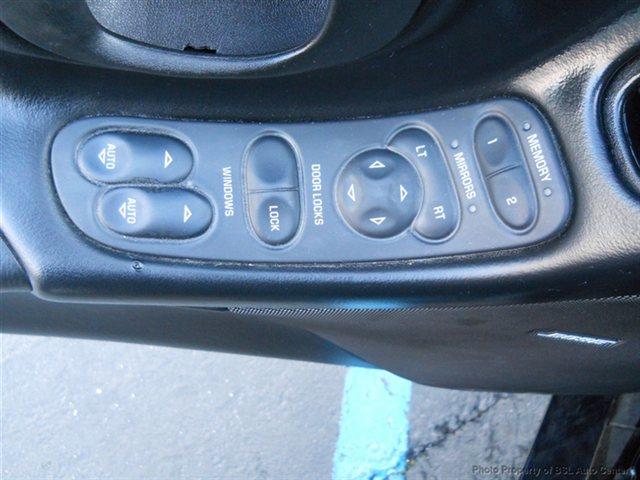 Chevrolet Corvette 2002 photo 17