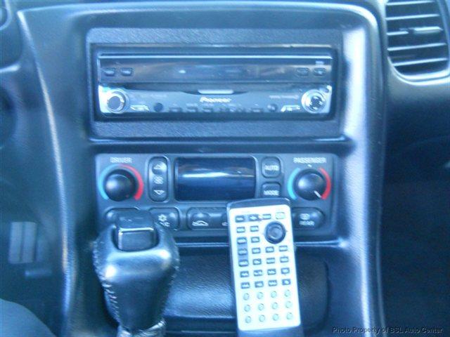 Chevrolet Corvette 2002 photo 3