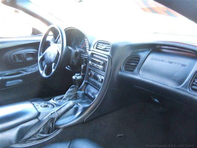 Chevrolet Corvette 2002 photo 9