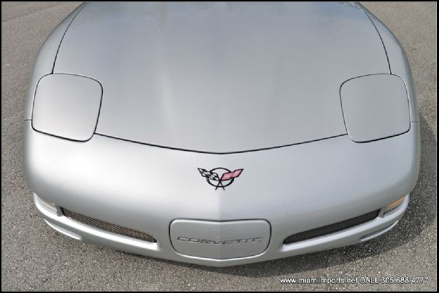 Chevrolet Corvette 2002 photo 4