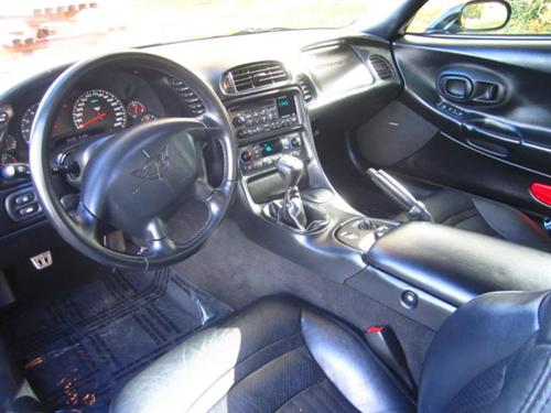 Chevrolet Corvette 2002 photo 3