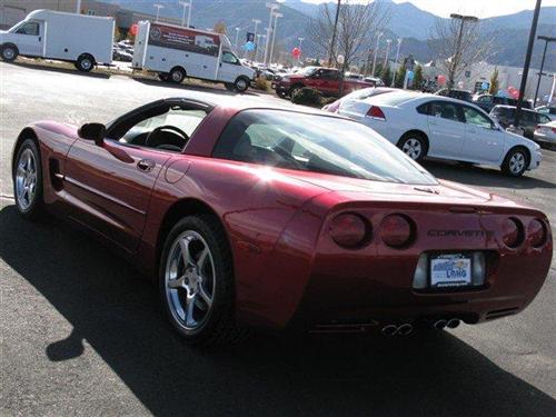 Chevrolet Corvette 2002 photo 4