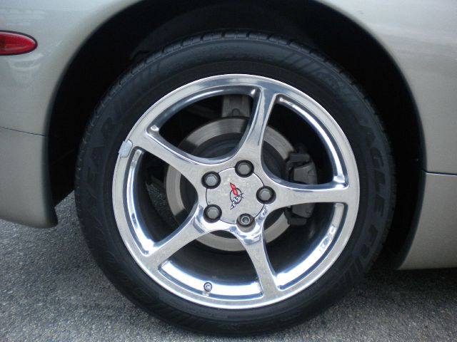 Chevrolet Corvette 2002 photo 1