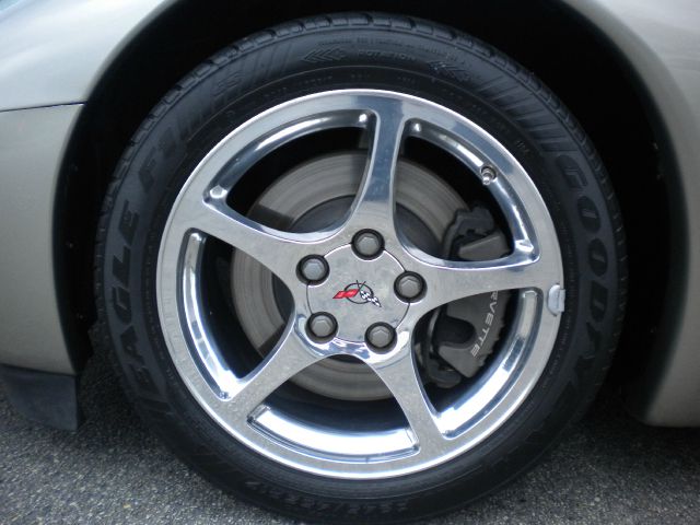 Chevrolet Corvette 2002 photo 11