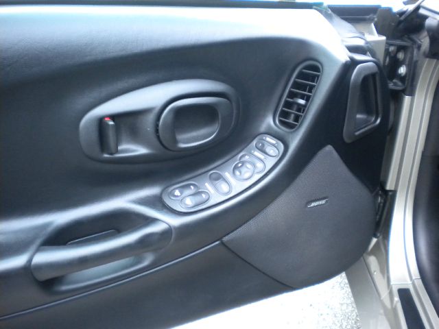 Chevrolet Corvette 2002 photo 17