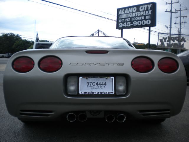 Chevrolet Corvette 2002 photo 26