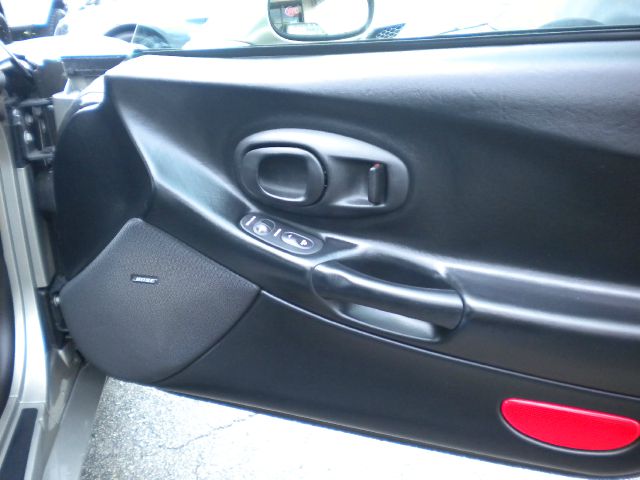 Chevrolet Corvette 2002 photo 3