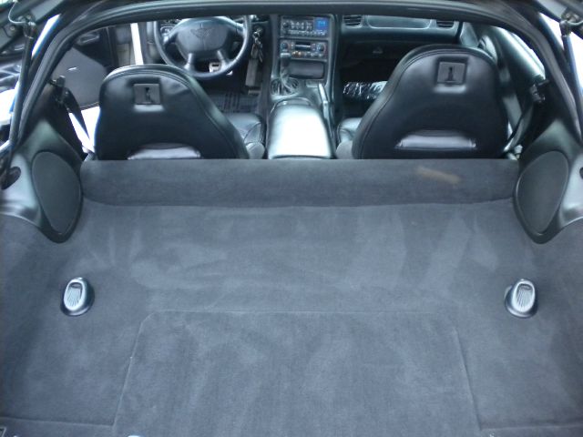 Chevrolet Corvette 2002 photo 9