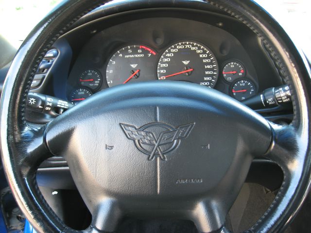 Chevrolet Corvette 2002 photo 15