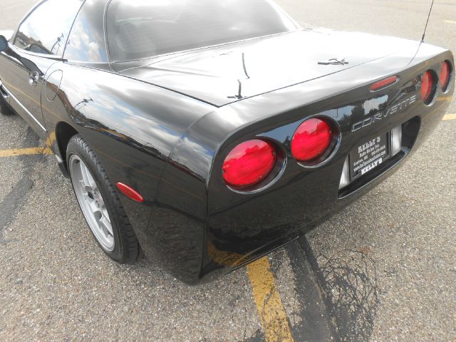 Chevrolet Corvette 2002 photo 1