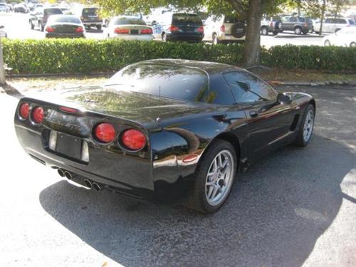 Chevrolet Corvette 2002 photo 2