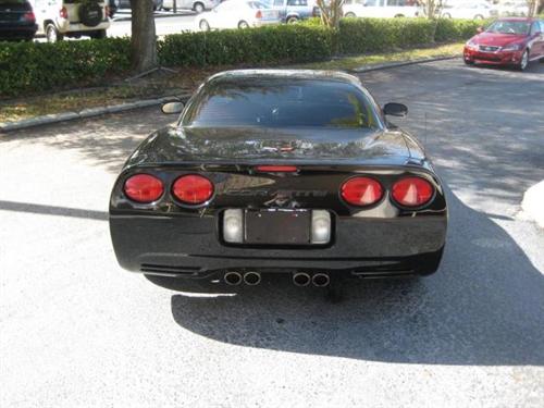 Chevrolet Corvette 2002 photo 3