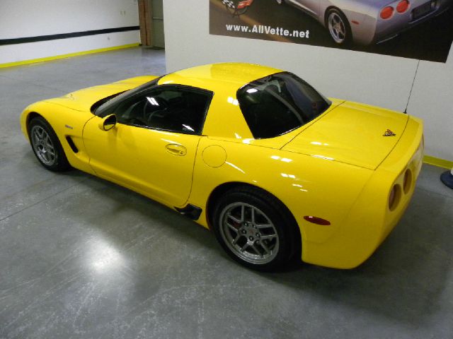 Chevrolet Corvette 2002 photo 2