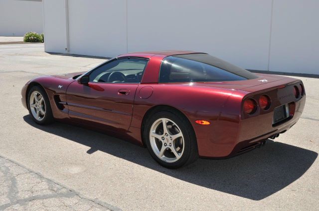 Chevrolet Corvette 2003 photo 2