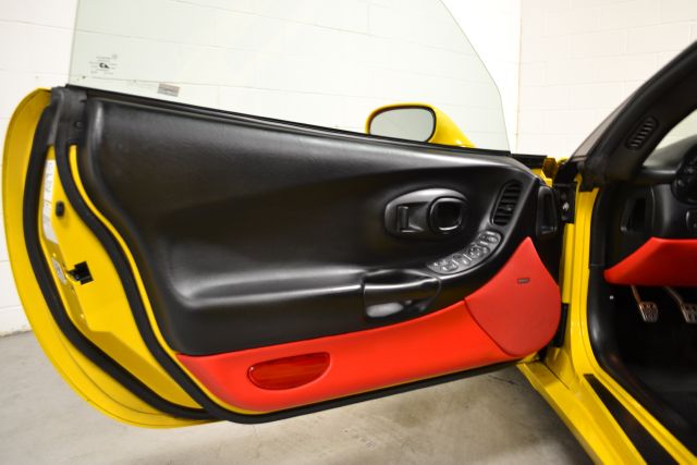 Chevrolet Corvette 2003 photo 13