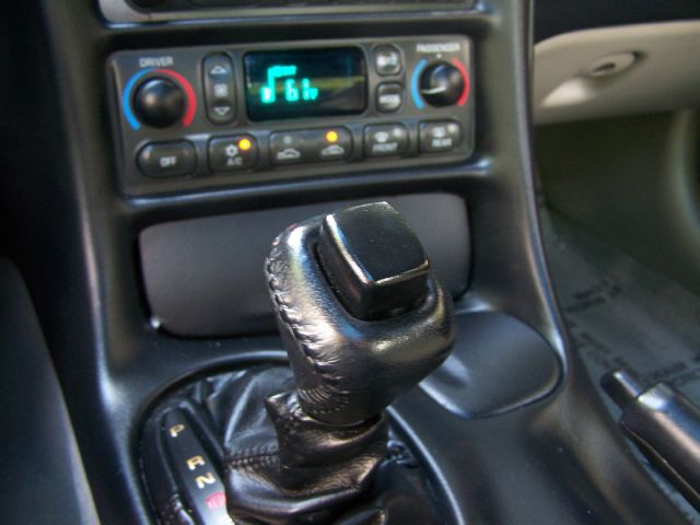 Chevrolet Corvette 2003 photo 2