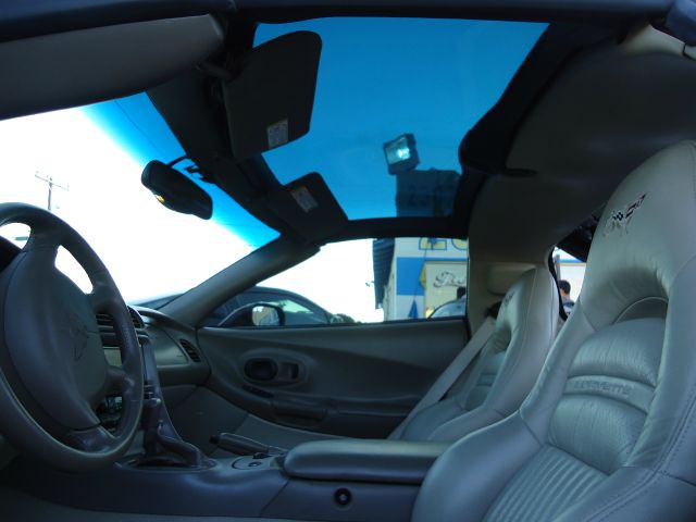 Chevrolet Corvette 2003 photo 12