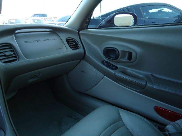 Chevrolet Corvette 2003 photo 17