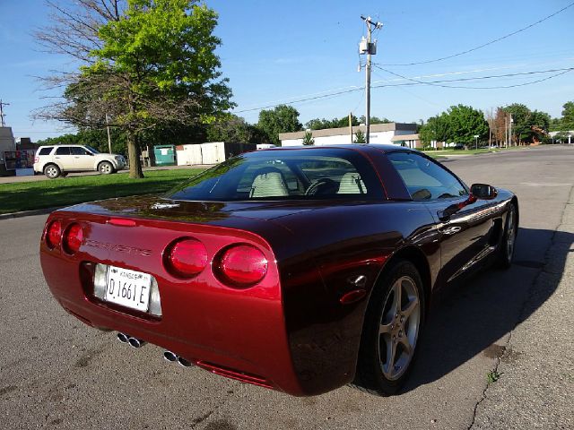 Chevrolet Corvette 2003 photo 2