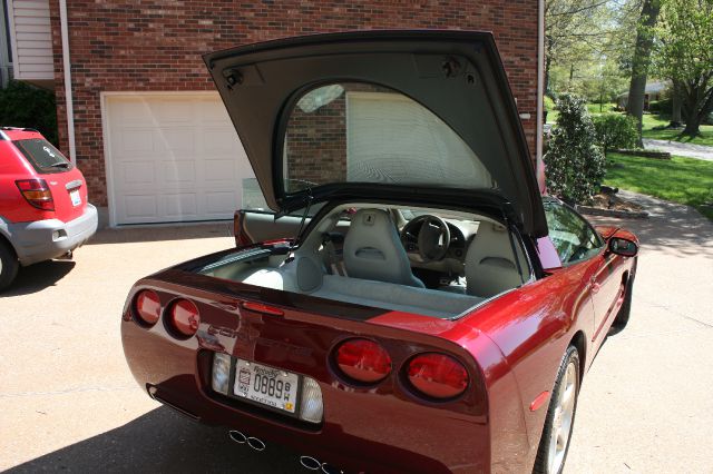 Chevrolet Corvette XLT X-cab 4X4 Coupe