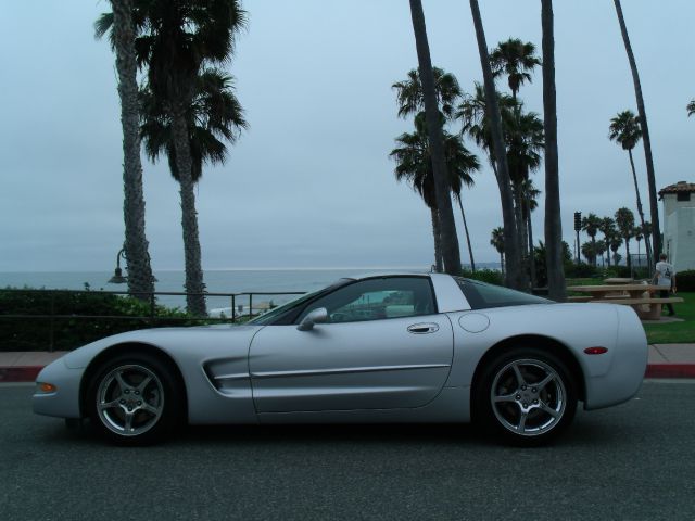 Chevrolet Corvette 2003 photo 2