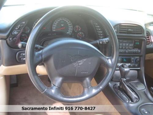 Chevrolet Corvette 2004 photo 2