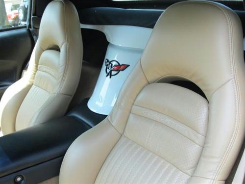 Chevrolet Corvette 2004 photo 3