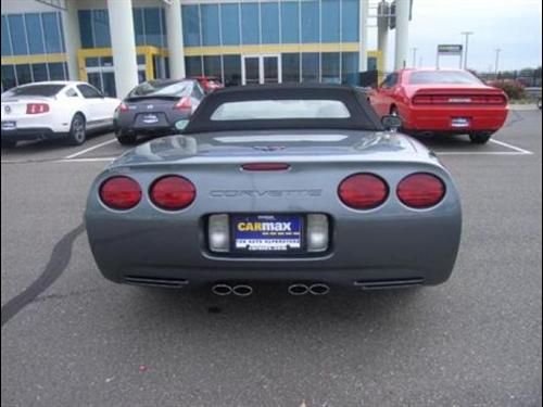 Chevrolet Corvette 2004 photo 2