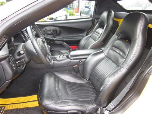 Chevrolet Corvette 2004 photo 2