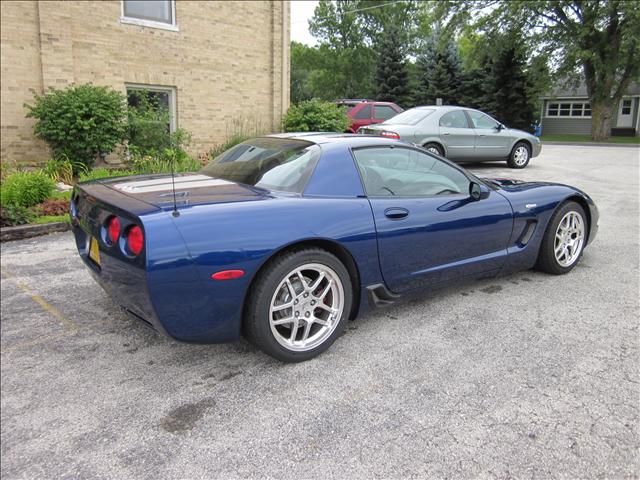 Chevrolet Corvette 2004 photo 1