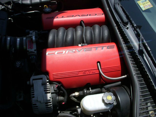 Chevrolet Corvette 2004 photo 2