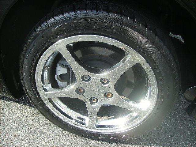 Chevrolet Corvette 2004 photo 2